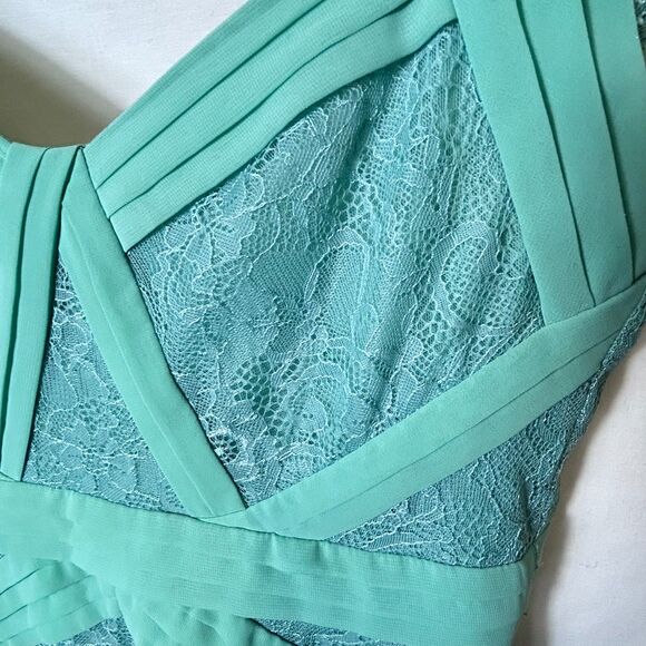 BCBGMaxAzria Women's Aris Mint Green Pleated Lace Trim SS Mini Dress Size 6 - Picture 6 of 15